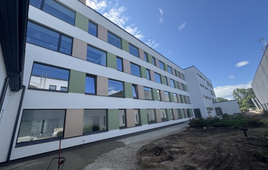 Väike Maarja Gũmnaasium, Pikk 1