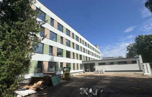Väike Maarja Gũmnaasium, Pikk 1